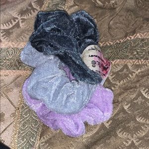 3 assorted scrunchies